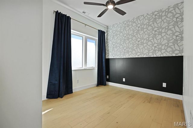 4427 Vista Avenue, St Louis, MO 63110