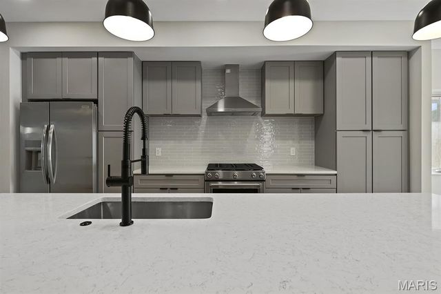 4427 Vista Avenue, St Louis, MO 63110