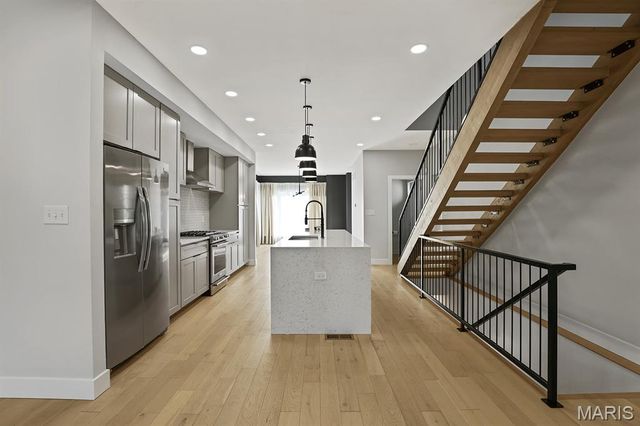 4427 Vista Avenue, St Louis, MO 63110