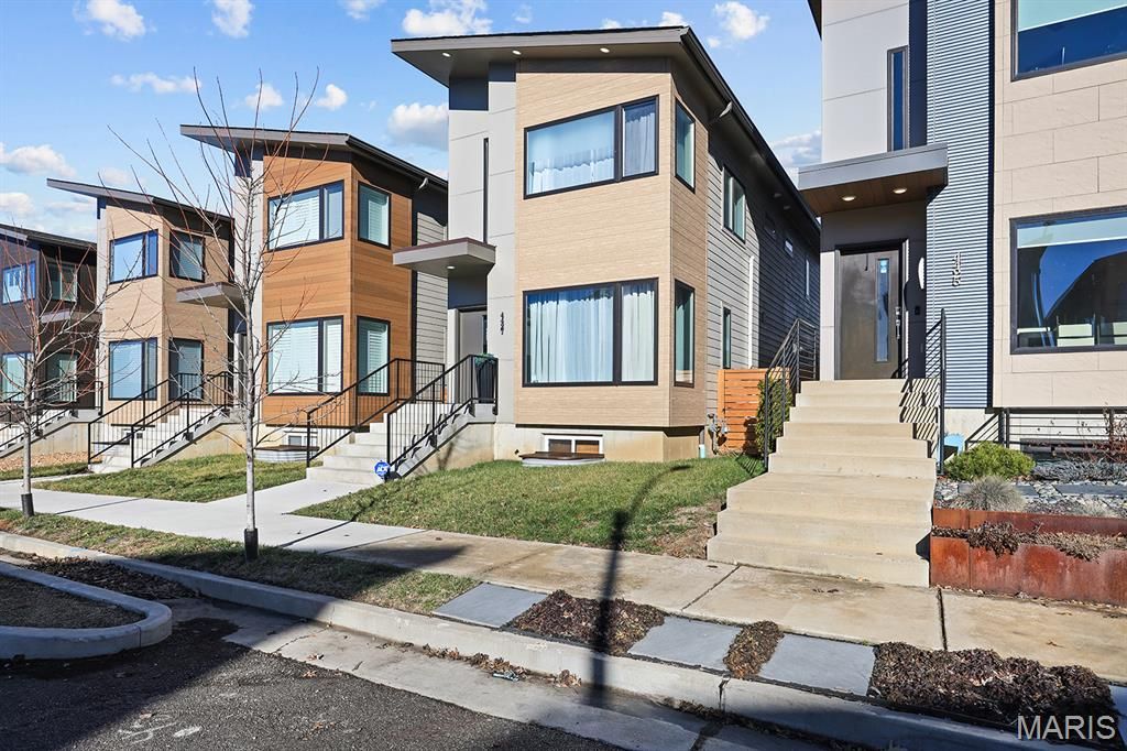 4427 Vista Avenue, St Louis, MO 63110