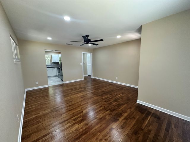 1213 S Lamar Street, Weatherford, TX 76086