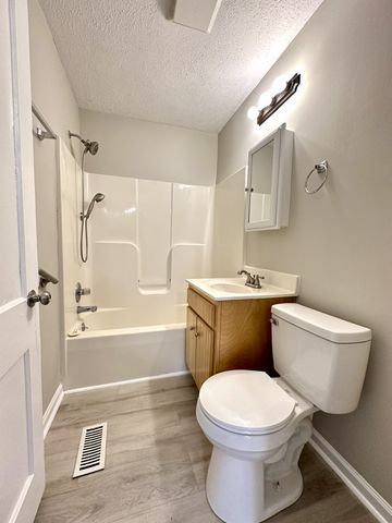 706 Woodmont Blvd, Clarksville, TN 37040