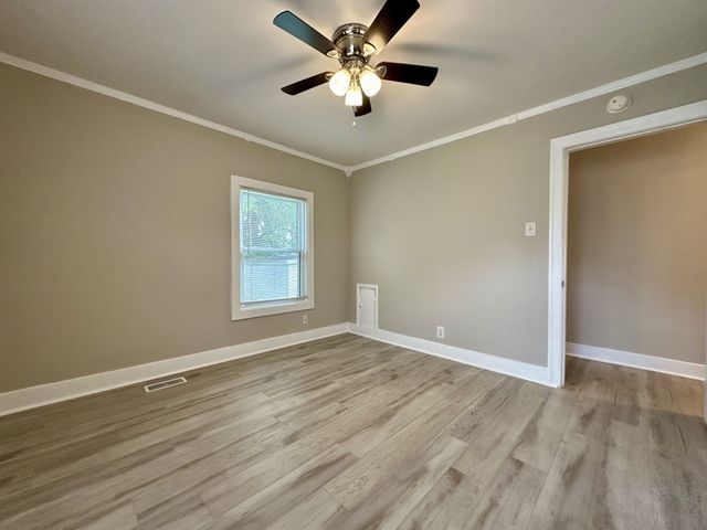 706 Woodmont Blvd, Clarksville, TN 37040