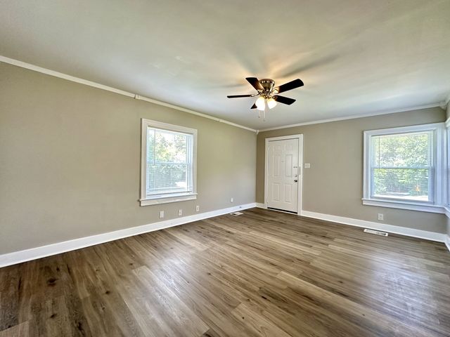 706 Woodmont Blvd, Clarksville, TN 37040