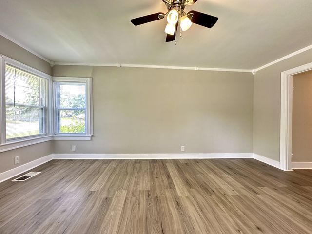 706 Woodmont Blvd, Clarksville, TN 37040