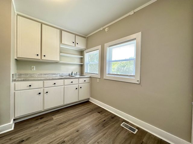 706 Woodmont Blvd, Clarksville, TN 37040