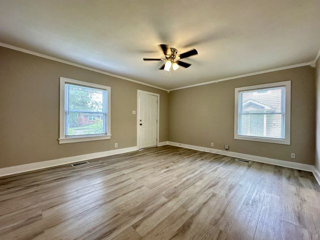 706 Woodmont Blvd, Clarksville, TN 37040