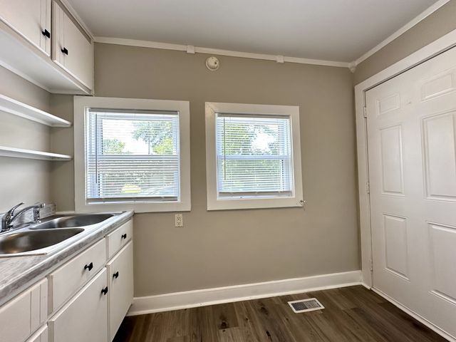 706 Woodmont Blvd, Clarksville, TN 37040