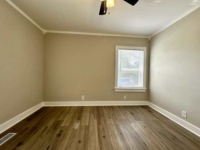 706 Woodmont Blvd, Clarksville, TN 37040