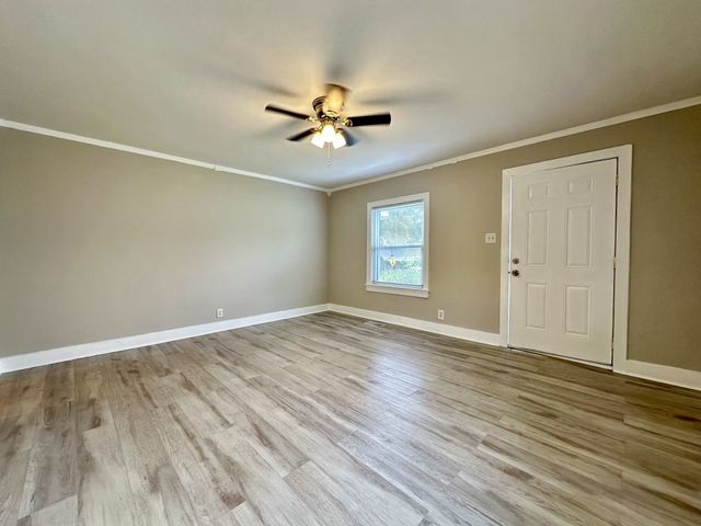 706 Woodmont Blvd, Clarksville, TN 37040