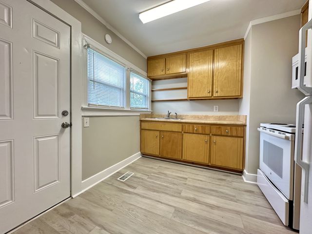 706 Woodmont Blvd, Clarksville, TN 37040