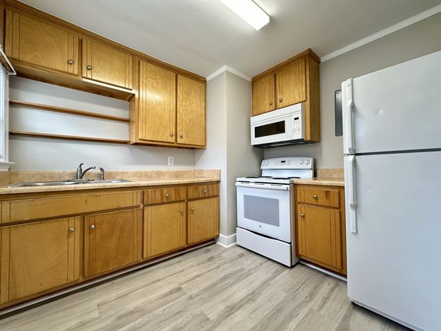 706 Woodmont Blvd, Clarksville, TN 37040