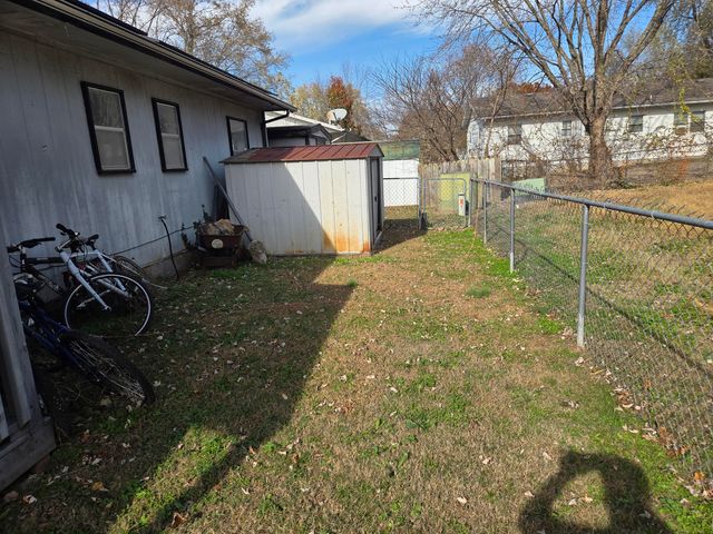 1803 S Garland Douglas Drive, Neosho, MO 64850