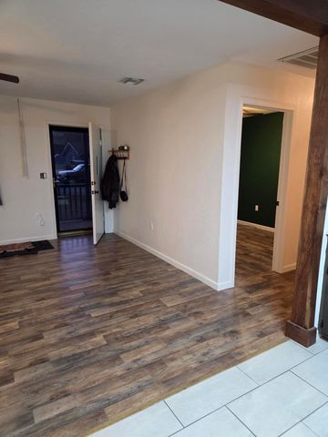 1803 S Garland Douglas Drive, Neosho, MO 64850