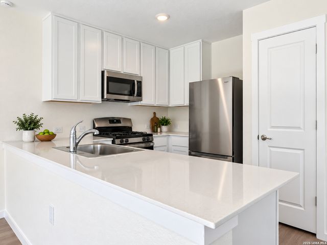 10758 TWYLA RD, San Antonio, TX 78224