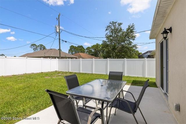 219 Heritage Street SW, Palm Bay, FL 32908