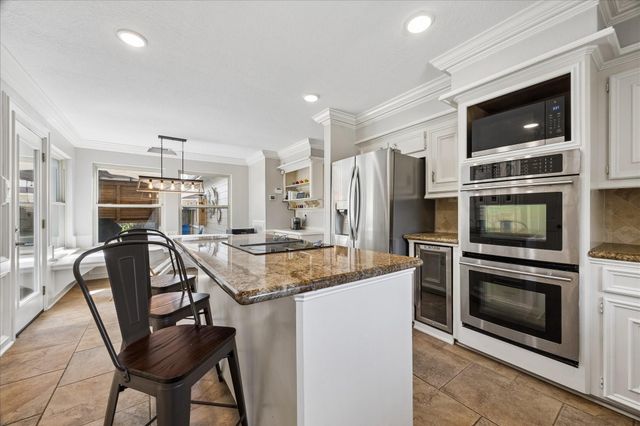 1205 Middlecreek Street, Friendswood, TX 77546