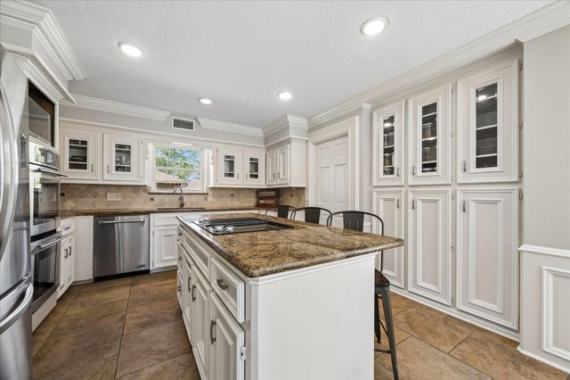 1205 Middlecreek Street, Friendswood, TX 77546