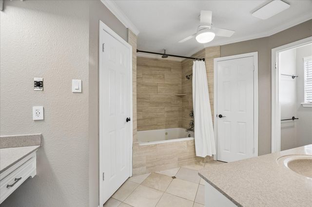 1205 Middlecreek Street, Friendswood, TX 77546