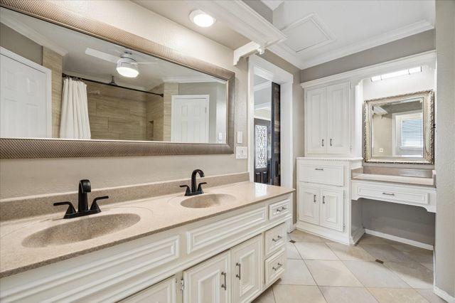 1205 Middlecreek Street, Friendswood, TX 77546