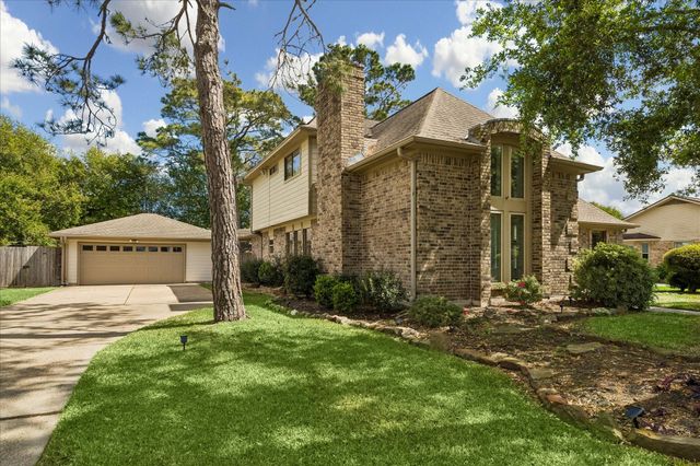 1205 Middlecreek Street, Friendswood, TX 77546