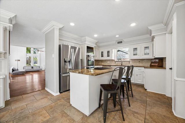 1205 Middlecreek Street, Friendswood, TX 77546