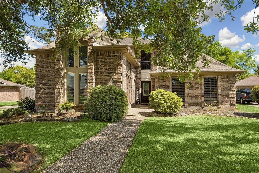 1205 Middlecreek Street, Friendswood, TX 77546