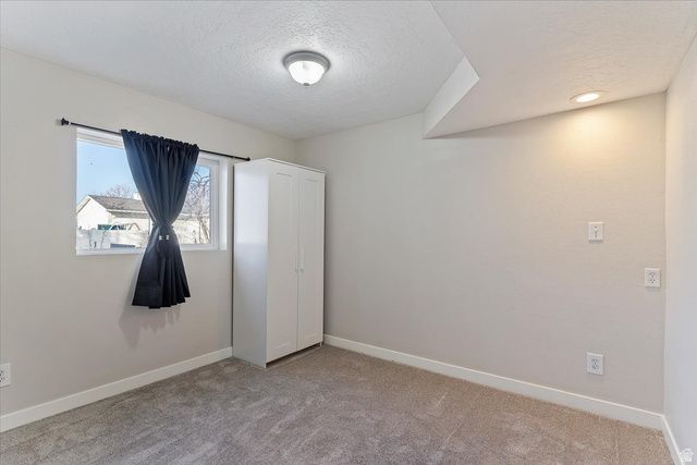 488 S 10 W, Farmington, UT 84025