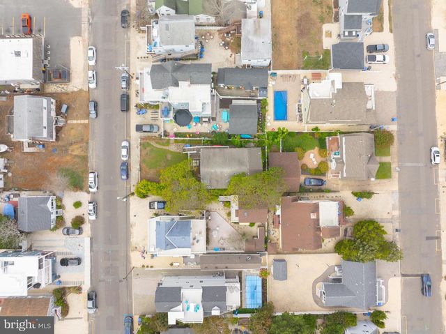 221 11TH ST, Beach Haven, NJ 08008