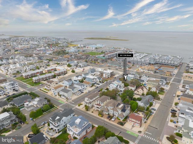 221 11TH ST, Beach Haven, NJ 08008