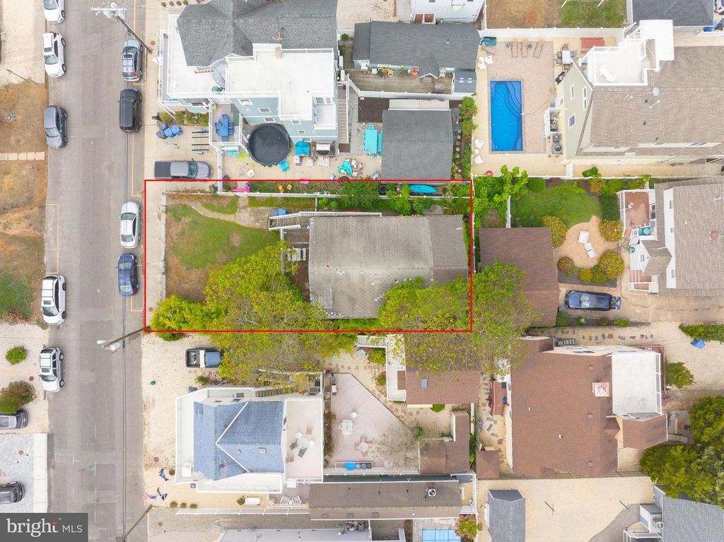 221 11TH ST, Beach Haven, NJ 08008