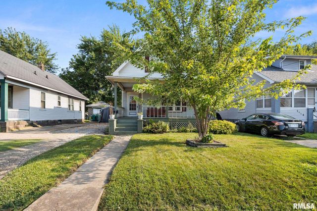 2112 W MANOR Parkway, West Peoria, IL 61604