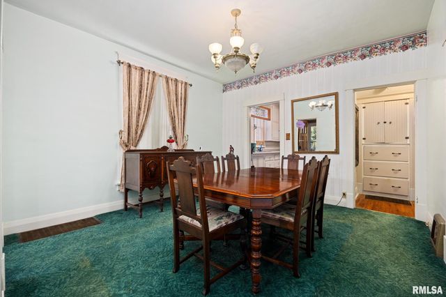 2112 W MANOR Parkway, West Peoria, IL 61604