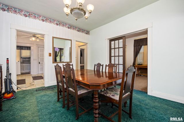 2112 W MANOR Parkway, West Peoria, IL 61604