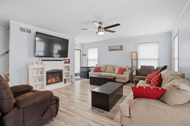 1426 25TH Street, Bettendorf, IA 52722
