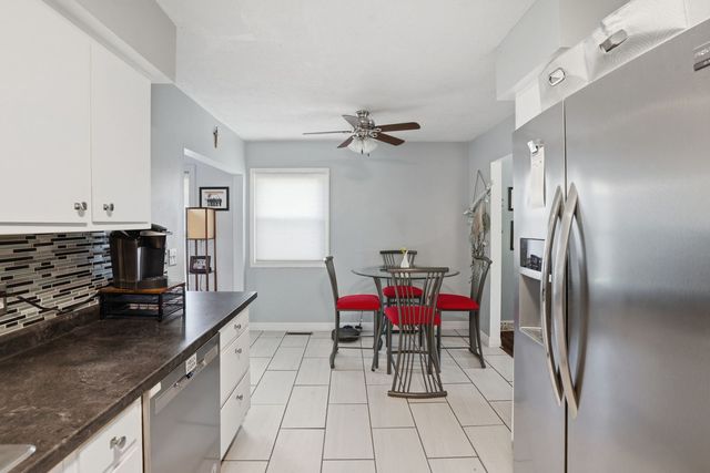 1426 25TH Street, Bettendorf, IA 52722