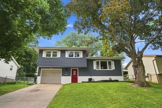 1426 25TH Street, Bettendorf, IA 52722