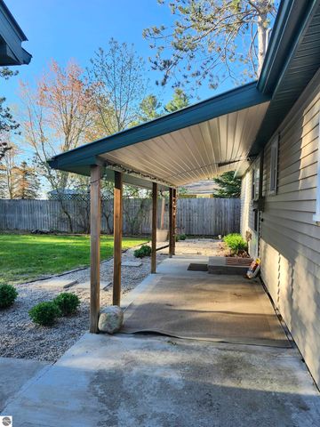 716 Beech, Tawas City, MI 48763