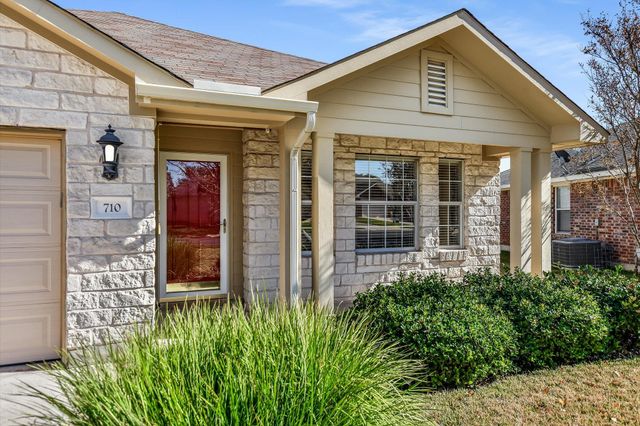 710 Ranier LN, Round Rock, TX 78665