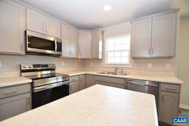 14098 Shannon Hill Rd, Louisa, VA 23093