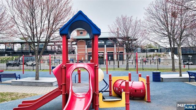 213-217 Stuyvesant Avenue, Lyndhurst, NJ 07071