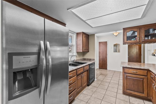 1104 Forest Ridge Drive, Bedford, TX 76022