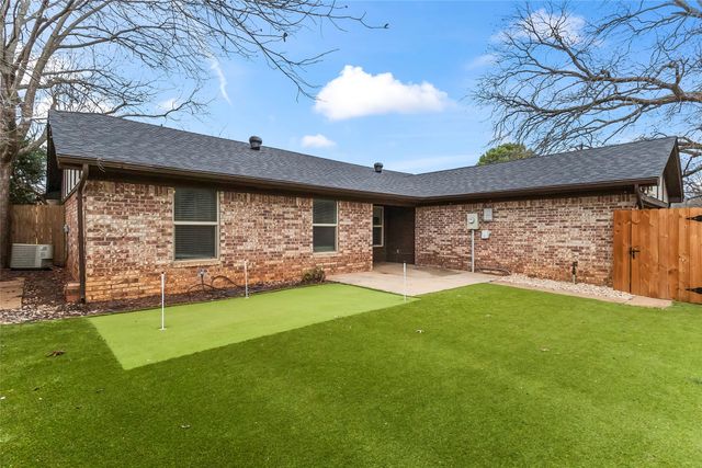 1104 Forest Ridge Drive, Bedford, TX 76022