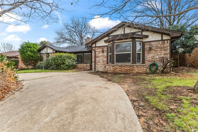 1104 Forest Ridge Drive, Bedford, TX 76022