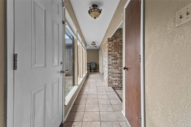 1104 Forest Ridge Drive, Bedford, TX 76022