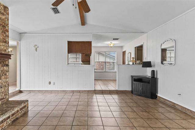 1104 Forest Ridge Drive, Bedford, TX 76022