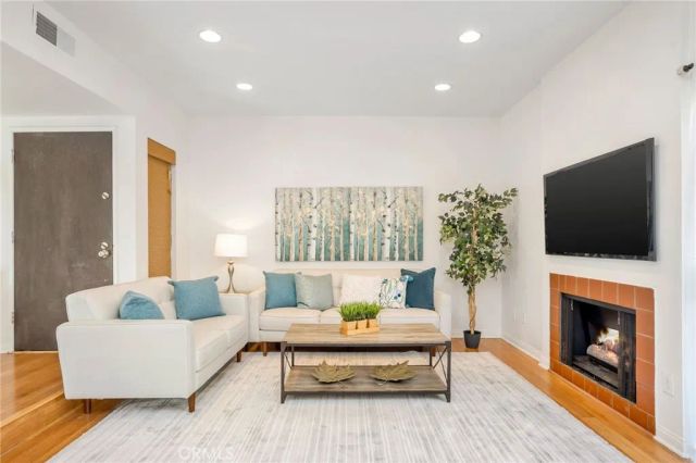 1655 Greenfield Avenue 14, Westwood - Century City, CA 90025