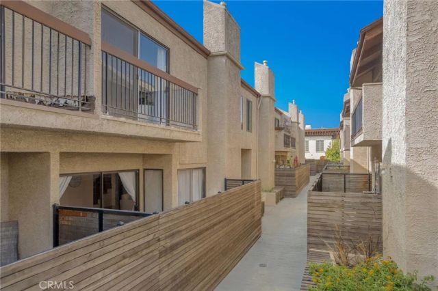 1655 Greenfield Avenue 14, Westwood - Century City, CA 90025