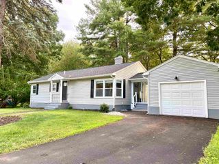 35 Linwood Avenue, Salem, NH 03079