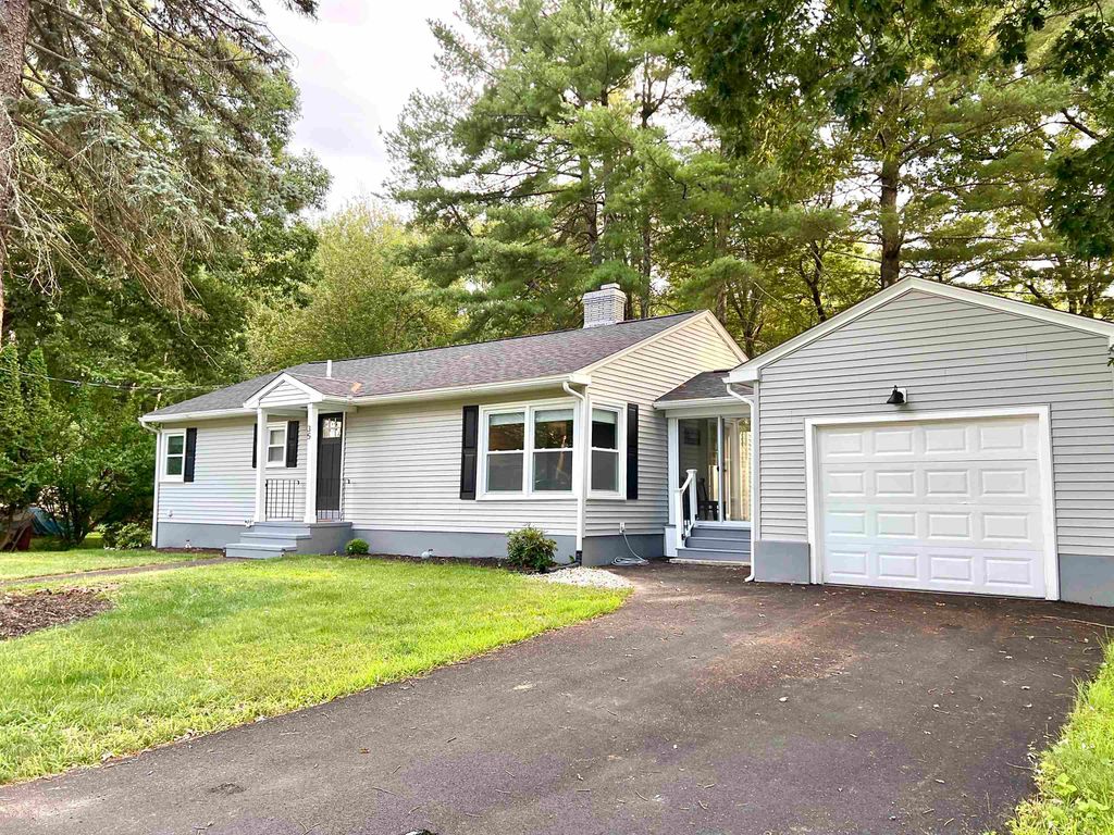 35 Linwood Avenue, Salem, NH 03079
